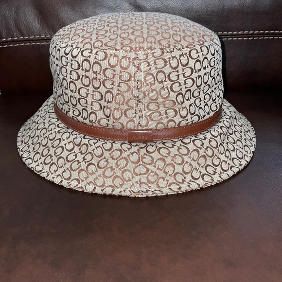 Guess Accessories - Vintage Guess Bucket Hat